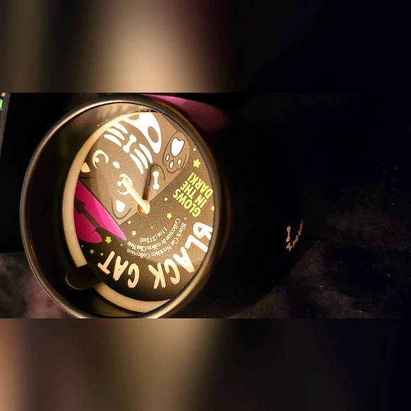 Charmed Aroma Candle - Picture 3 of 4